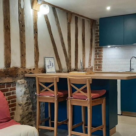 Le Thuit - F2 Plain Pied Tout Equipe A La Ferme Charleval  Экстерьер фото